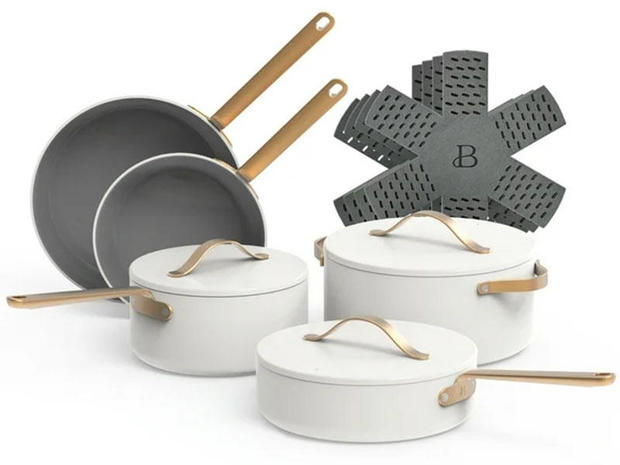 beautiful-ceramic-non-stick-cookware-set.jpg 
