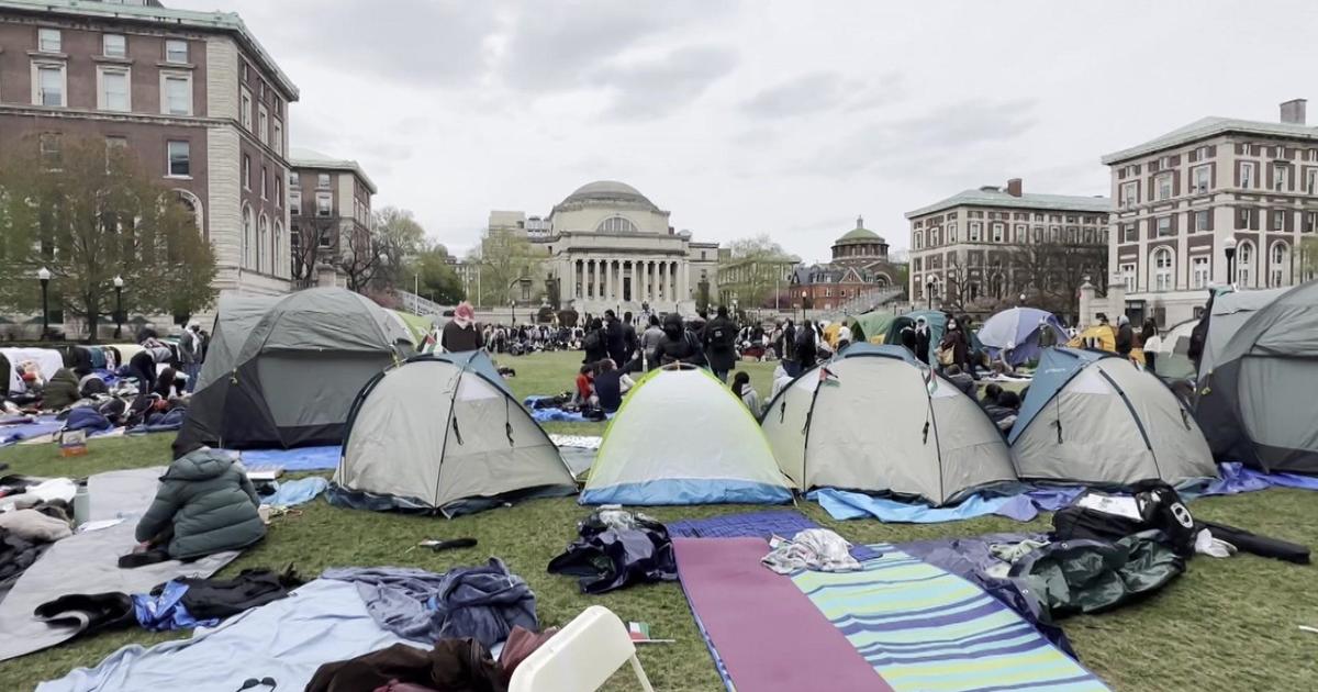 L’Université de Columbia organise des cours à distance alors que la ville de tentes pro-palestinienne revient ;  Le NYPD dit que ses options sont limitées