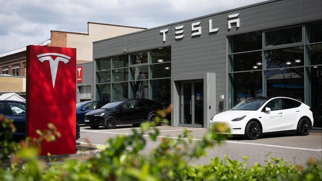 cbsn-fusion-tesla-announces-layoffs-and-plan-to-make-more-affordable-vehicles-thumbnail-2860162-640x360.jpg 