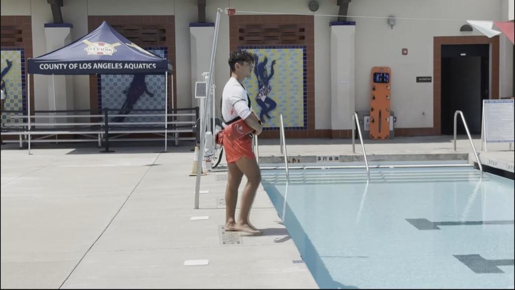 LA County raises pay for lifeguards amid recruiting shortage