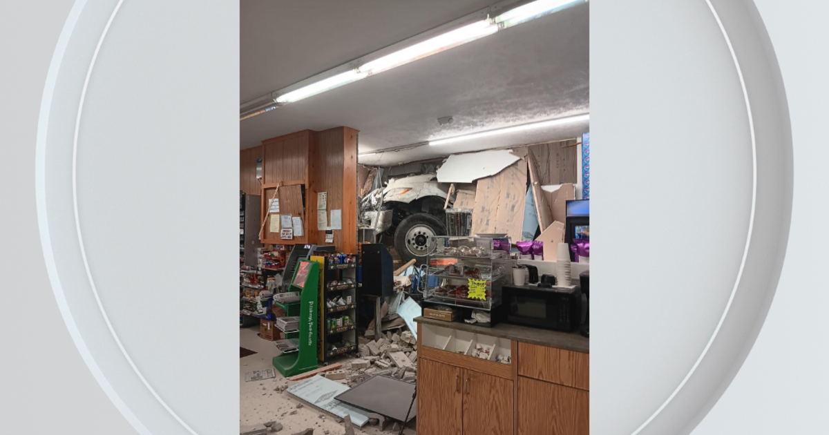 Truck crashes into grocery store in Armstrong County – CBS Pittsburgh