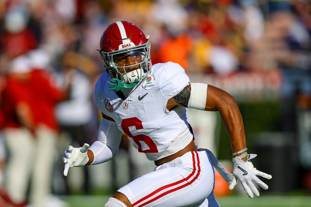 Alabama Crimson Tide defensive back Jaylen Key (6) warms up before the Alabama Crimson Tide game versus the Michigan Wolverines CFP Semifinal at the Rose Bowl Game on January, 1, 2024, at the Rose Bowl Stadium in Pasadena, CA. 