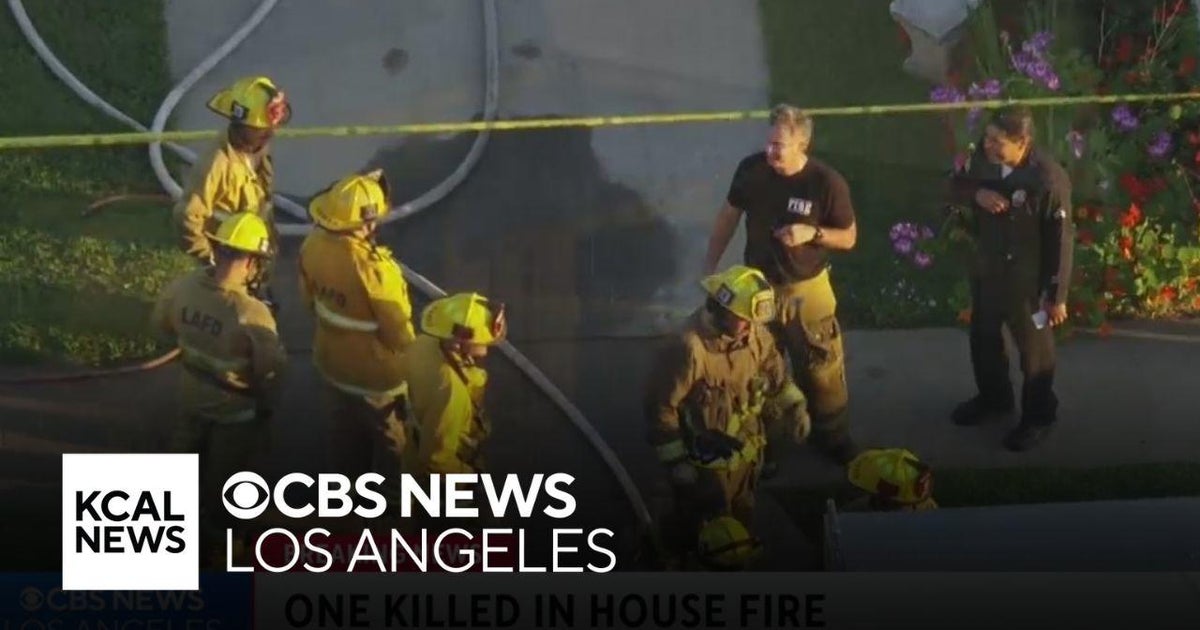 Man killed in South LA house fire - CBS Los Angeles