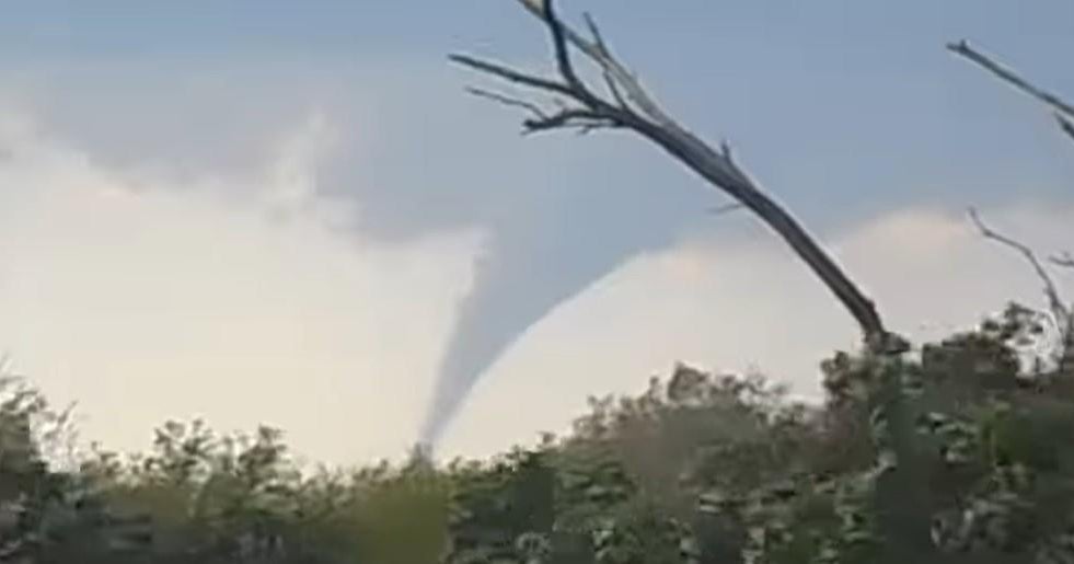 Kansas tornado leaves 1 dead, destroys nearly two dozen homes, officials say