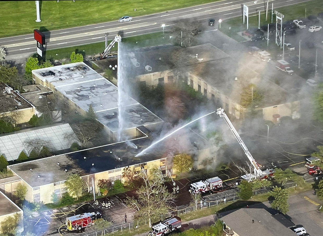 Fire at shuttered hotel in Waukegan, Illinois may have been ...