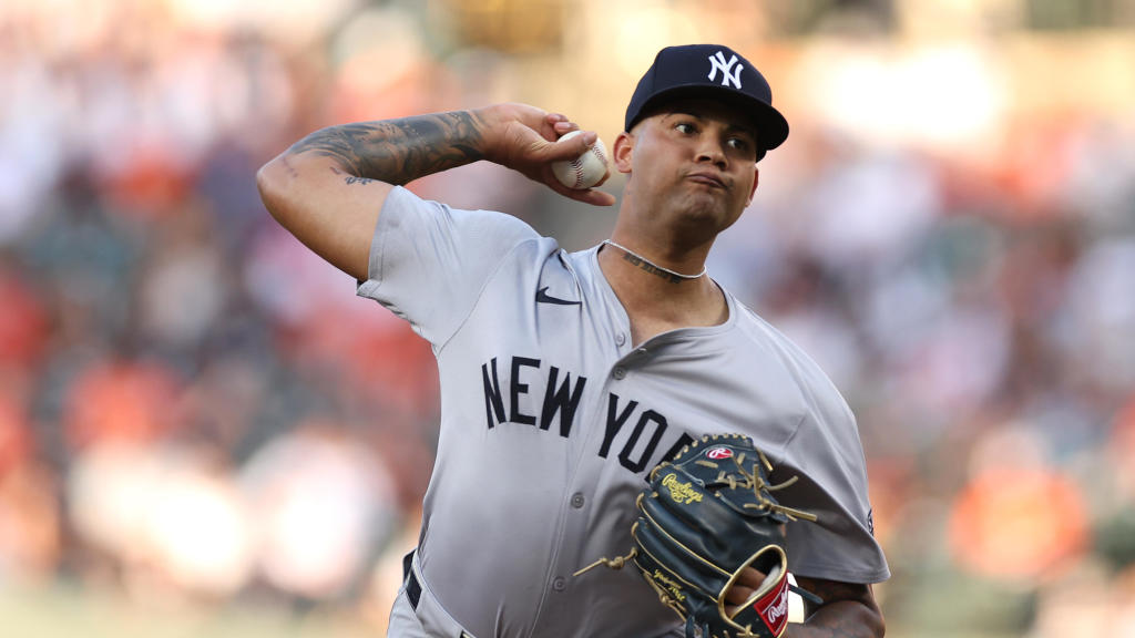 Gil's excellent outing helps Yankees defeat Baltimore. Cabrera's HR
drives in only runs.