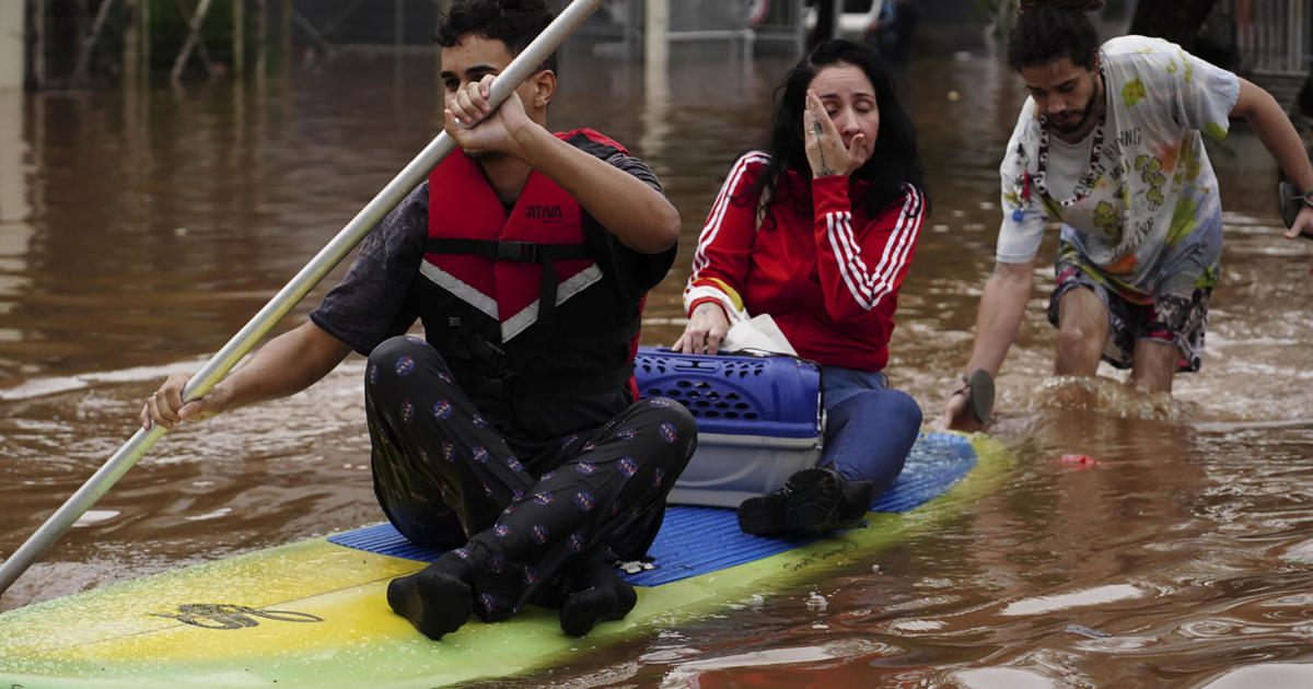 Наводнения в южна Бразилия убиха най-малко 60, повече от 100 са изчезнали
