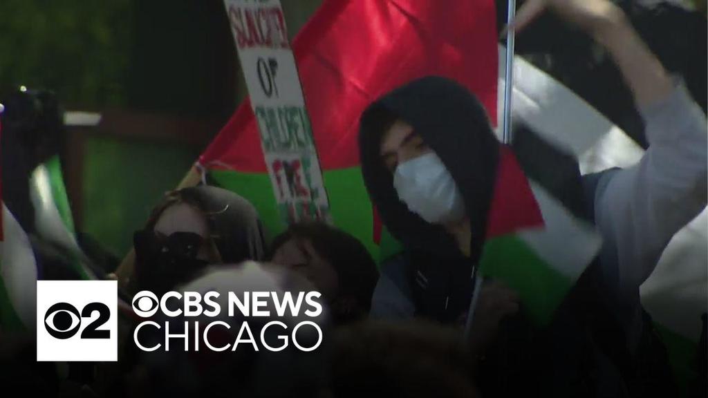 Police respond to DePaul University campus in Chicago due to
escalating protests