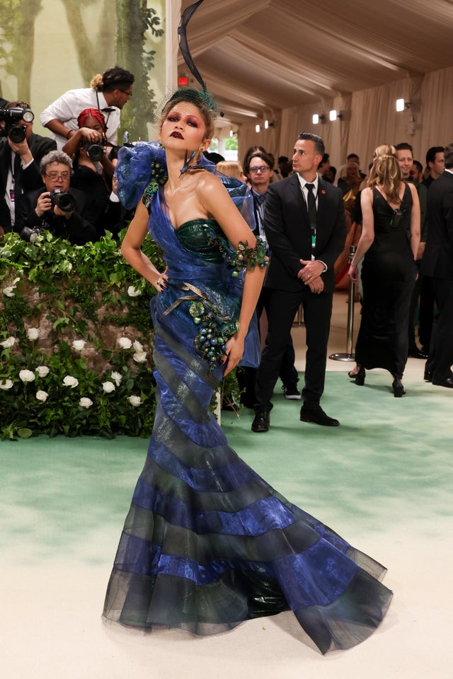 met gala mermaid dress Halle Bailey 2023 Met Gala Sparkly Lace Mermaid Dress Ruffled Coat, Dress+Coat