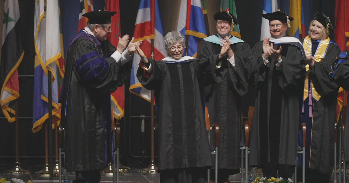 Rita Moreno inspires New England Institute of Technology graduates to persevere in pursuit of their dreams