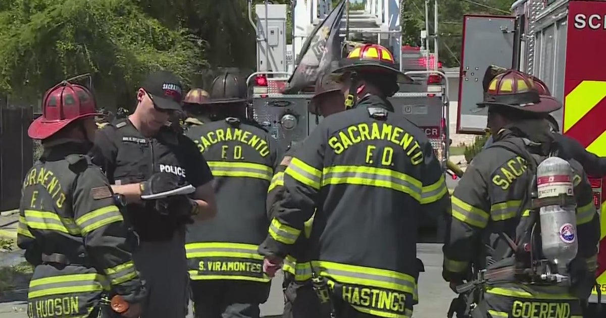 South Sacramento house fire kills 2