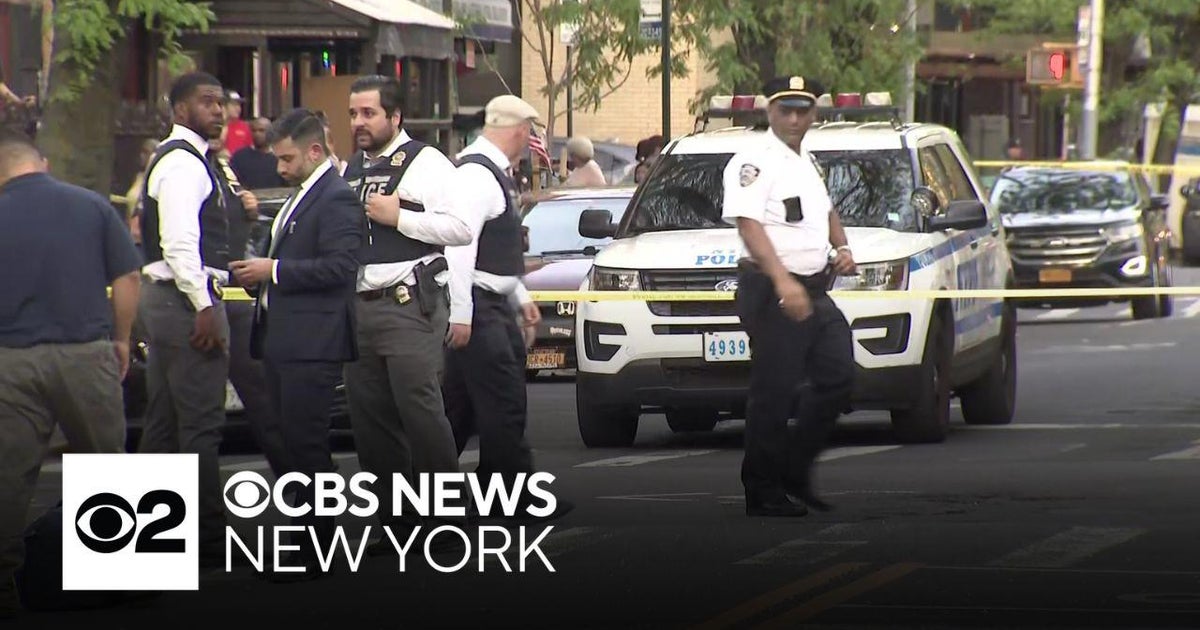 Gunman sought in deadly Bronx shooting - CBS New York