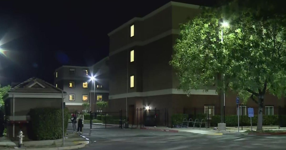 Boy falls from fourth-story window at Sacramento apartment