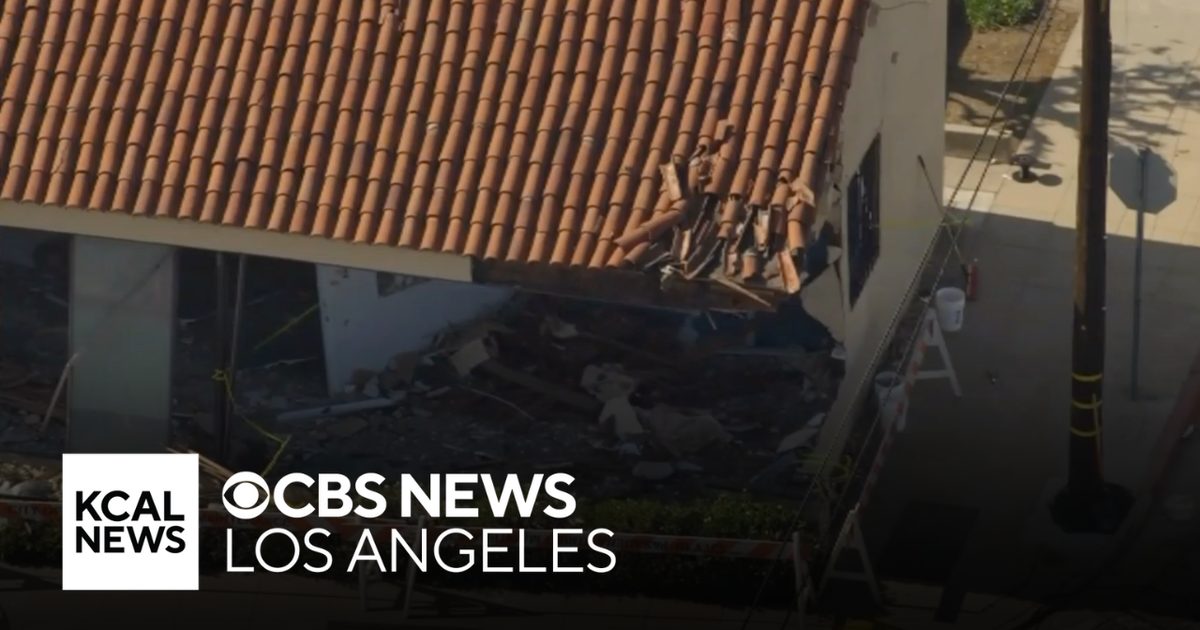3 dead, 3 hospitalized after Tesla loses control and slams into ...