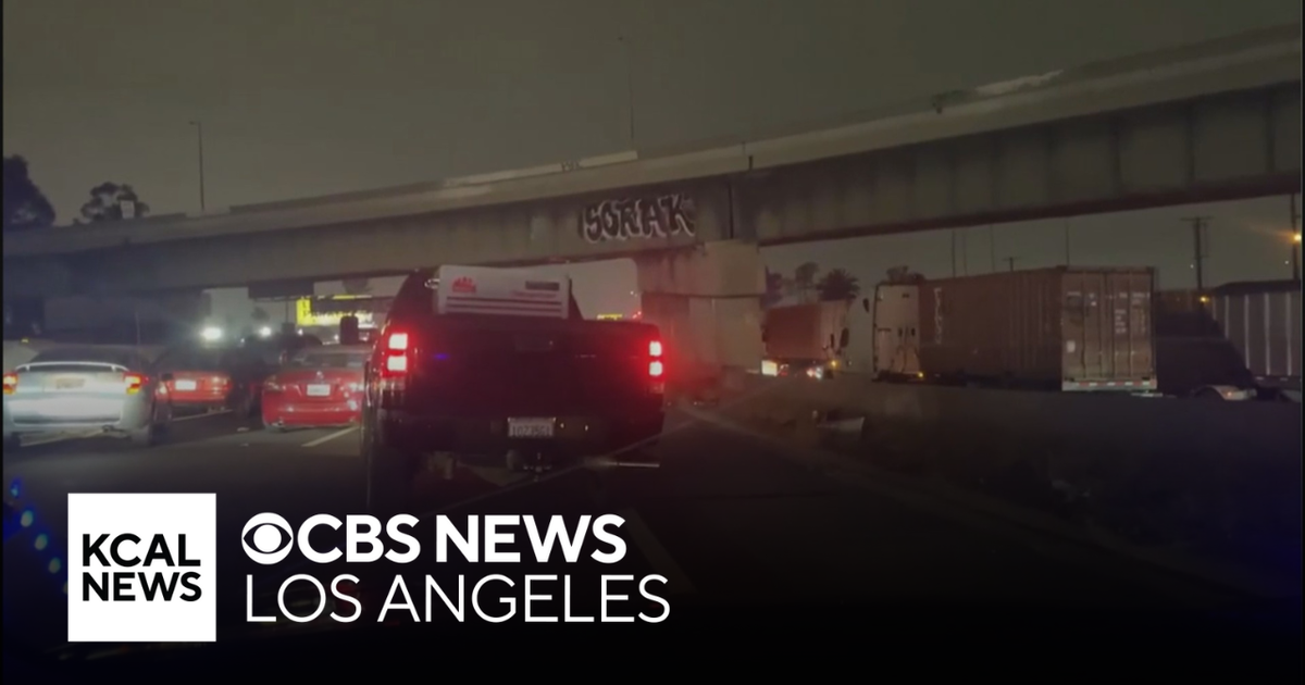 Pursuit crash causes major closure on I-71-0 Freeway - CBS Los Angeles