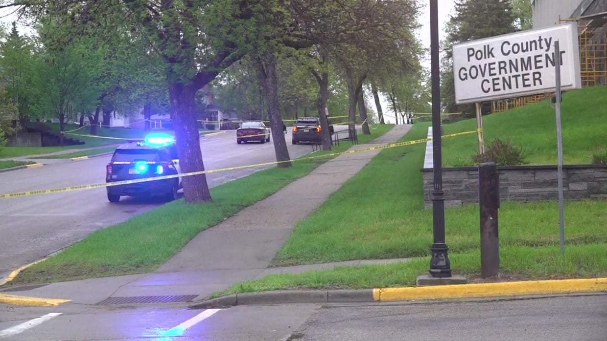 Crookston officers fatally shoot hatchet-wielding man, police say - CBS ...