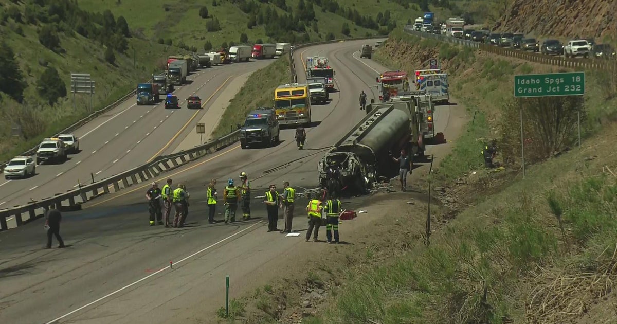 1 dead in fiery crash that shut down I-70 west of Denver - CBS Colorado