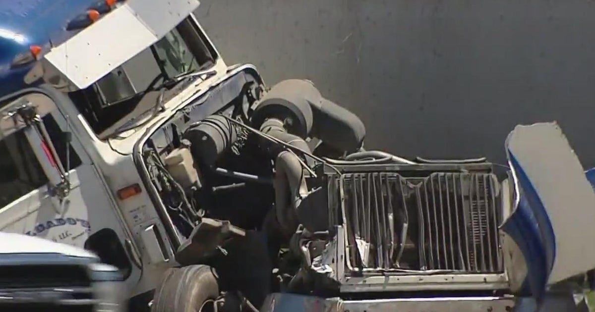 Multi-vehicle crash shuts down Highway 85 in Commerce City - CBS Colorado