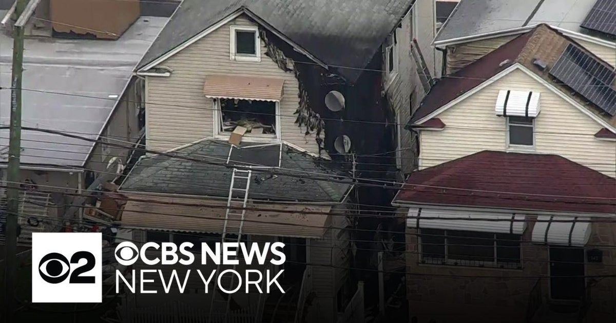 3 firefighters seriously injured in Bronx fire - CBS New York