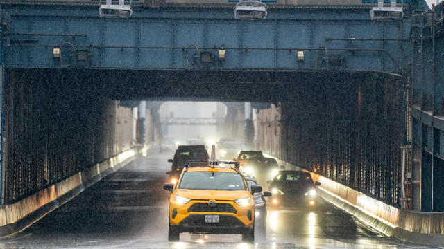 Congestion Pricing Readers Seen On Brooklyn Bound Manhattan Bridge 