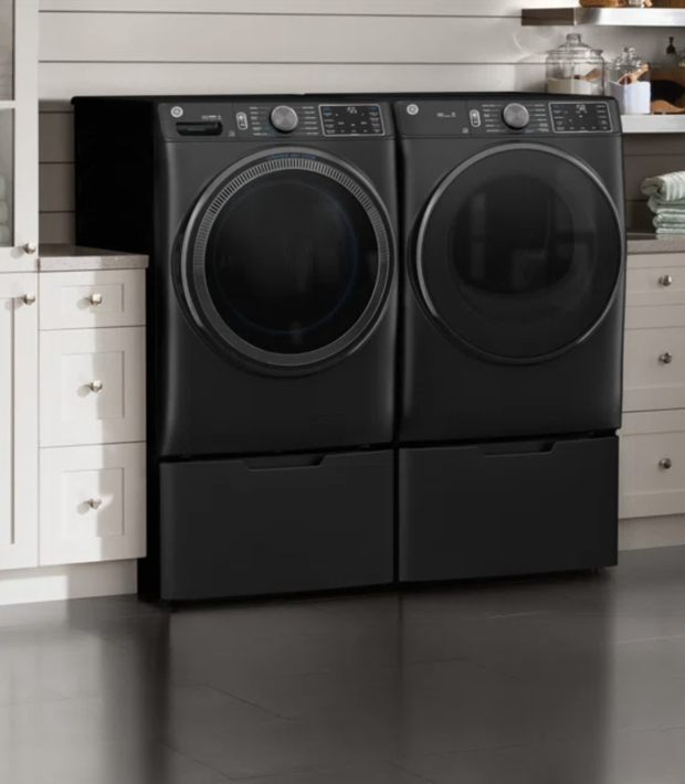 GE Appliances Washer & Dryer Set 