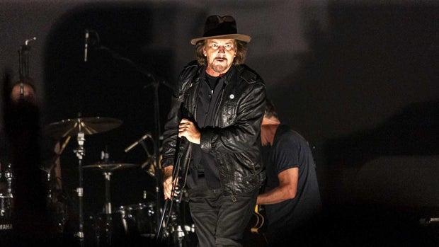 Pearl Jam performs at the Golden 1 Center