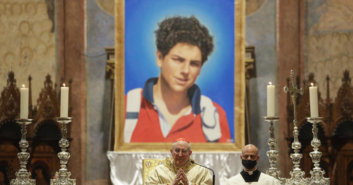 Pope Francis formally approves canonization of first-ever millennial saint, teen Carlo Acutis