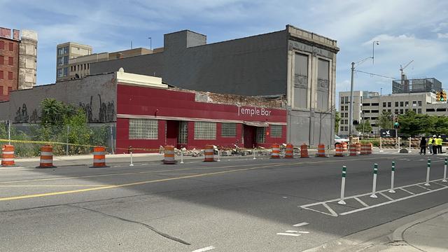 Detroit's Temple Bar closed after building partially collapses 