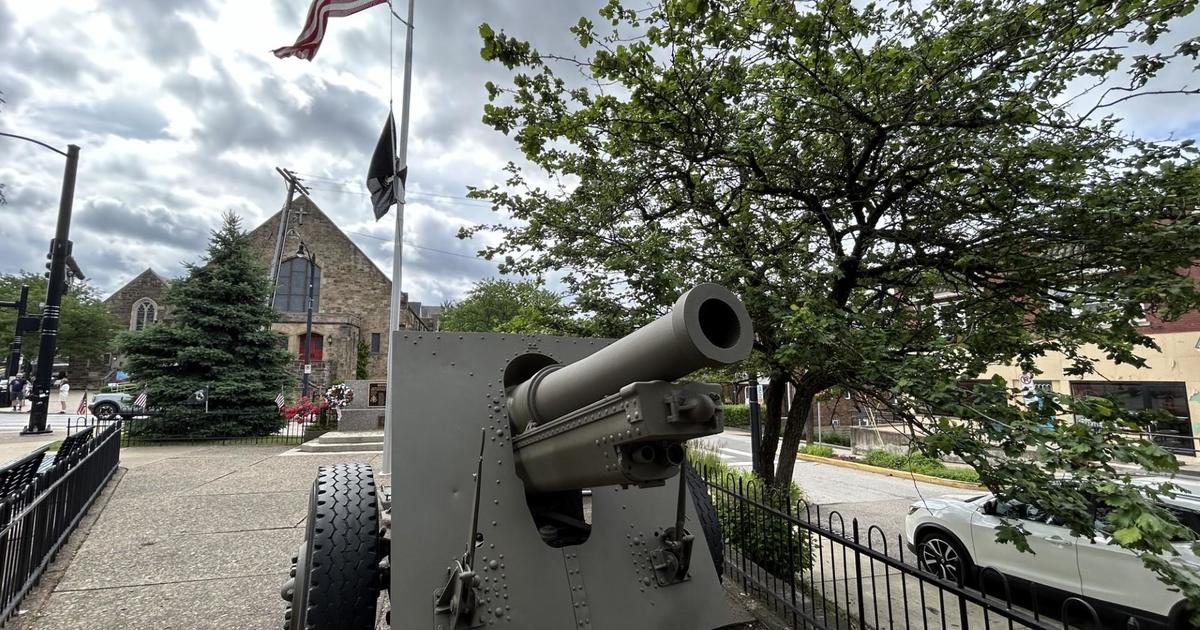 Brookline commemorates Memorial Day with 90th parade featuring dedication of World War I cannon