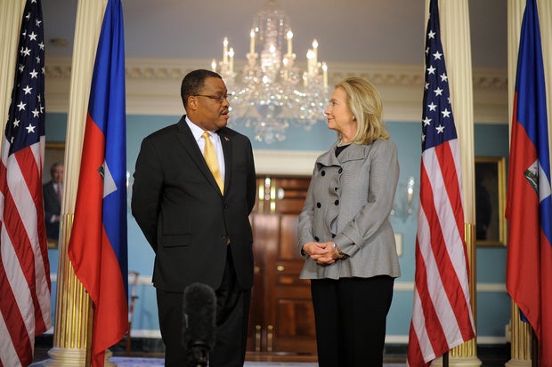 US Secretary of State Hillary Clinton (R.