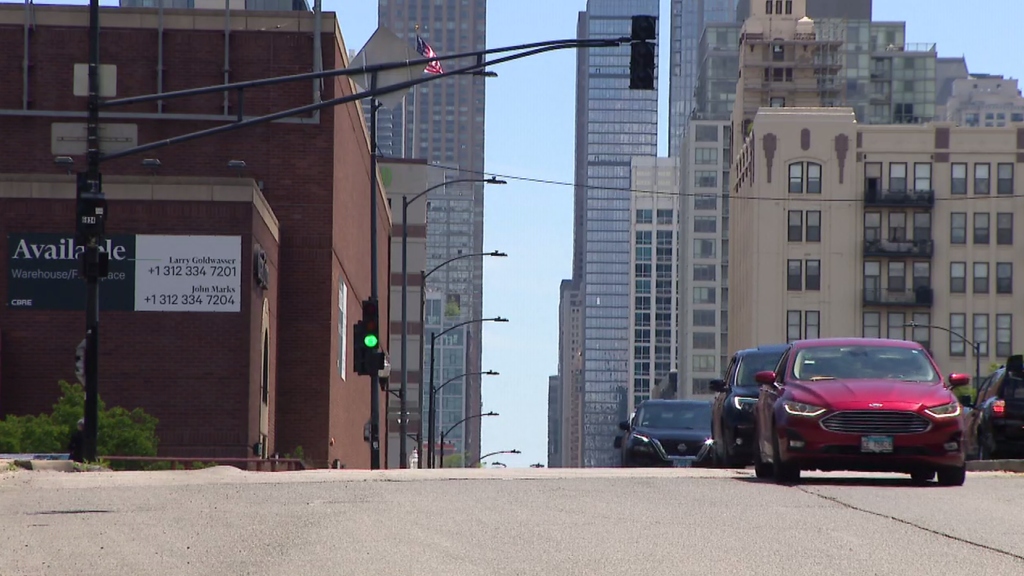 City of Chicago to expand bus lanes along Chicago Avenue in River
North, West Town