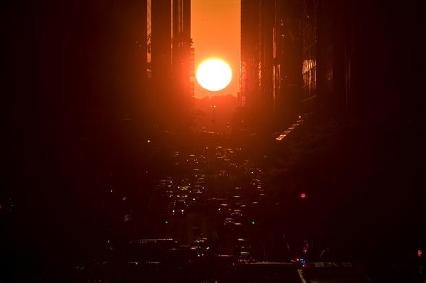 Sunset in New York "Manhattanhenge" 