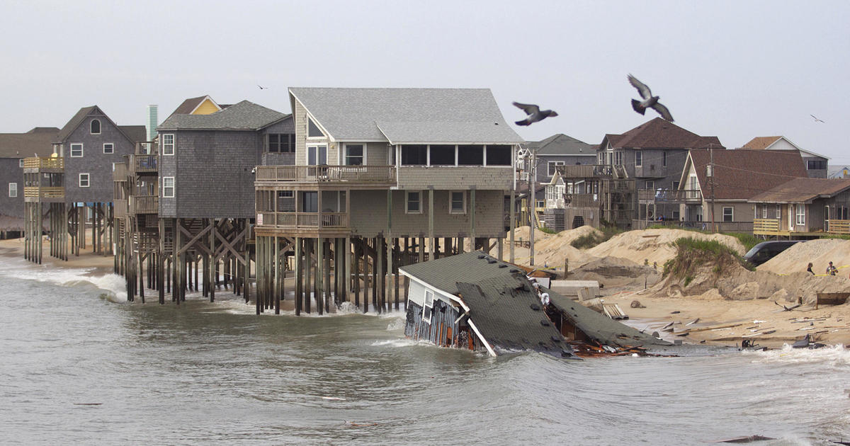 6-та къща за 4 години се срути в Атлантическия океан по външните брегове на Северна Каролина