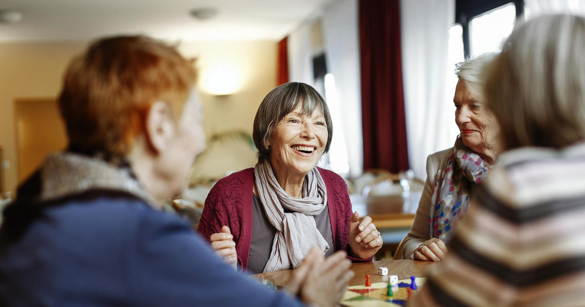 Застраховката за дългосрочни грижи покрива ли дневни грижи за възрастни?