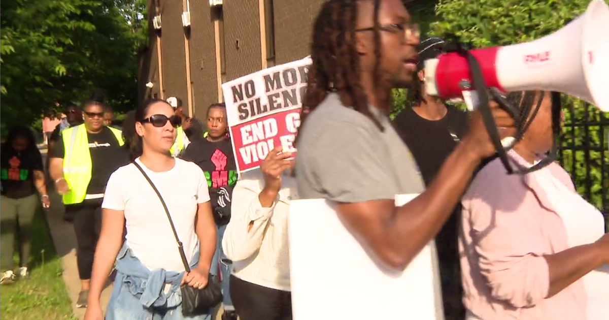Mourners take to streets for 5-year-old girl shot dead on Chicago's ...