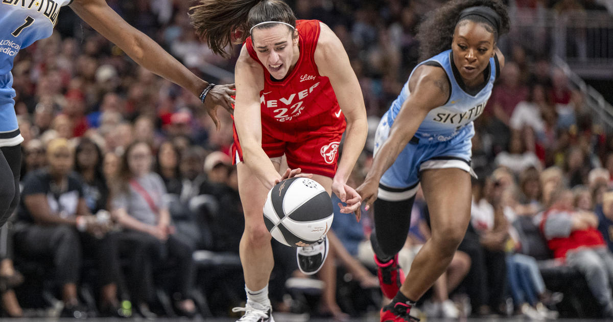 Angel Reese, Sky fall by one to Caitlin Clark, Fever in 71-70 defeat - CBS  Chicago