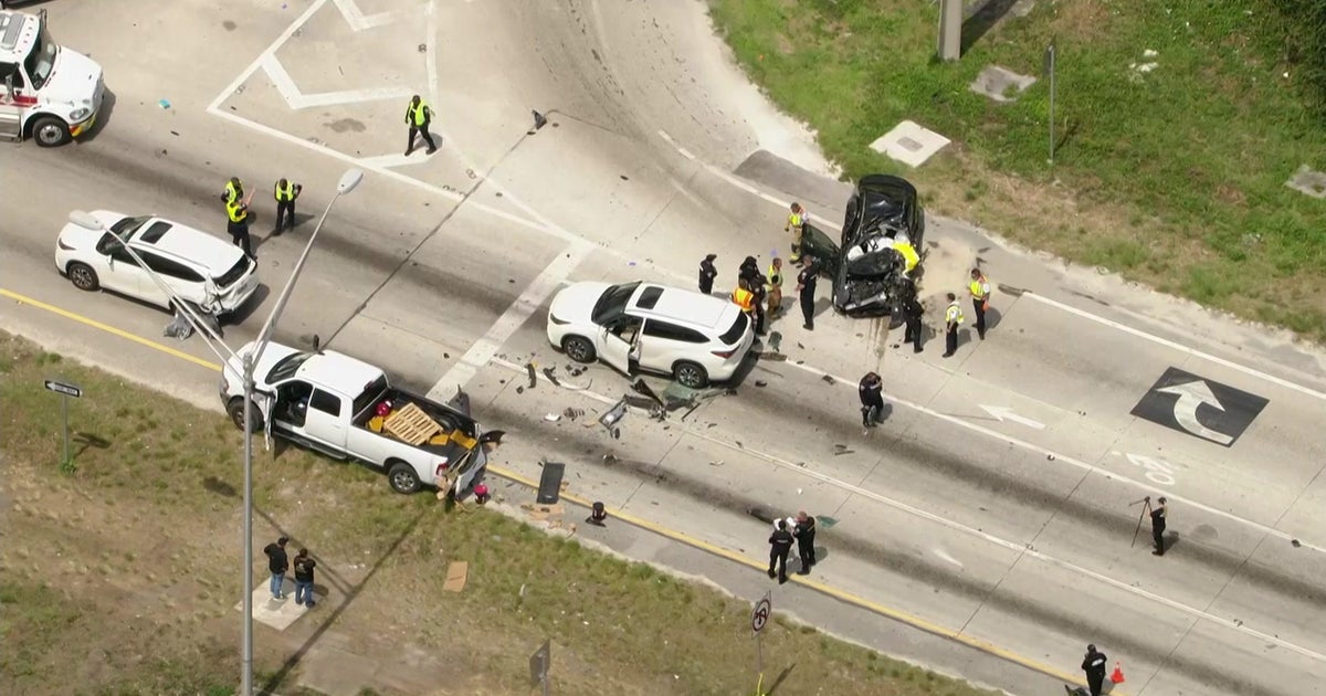 1 dead, 3 injured in multi-vehicle crash at US-27 and Pines Boulevard ...