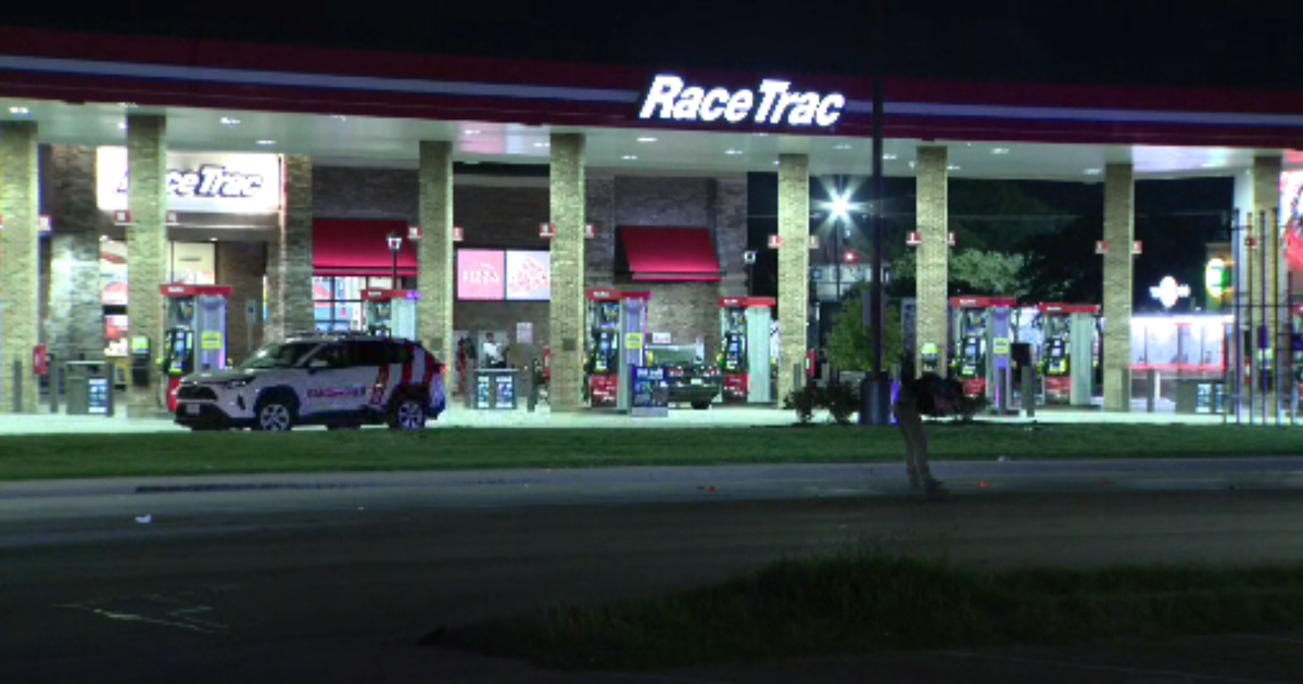 Dallas police looking for suspect in deadly hit-and-run