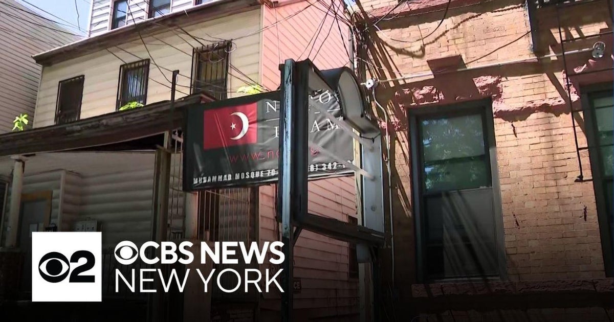 Brooklyn Mosque Vandalism Latest Nypd Hate Crime Investigation Cbs