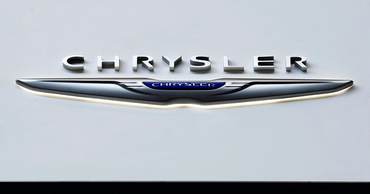 Chrysler recalling more than 250,000 Voyager and Pacifica vehicles to repair potential airbag problem Chrysler recalling more than 250,000 Voyager and Pacifica vehicles to repair potential airbag problem