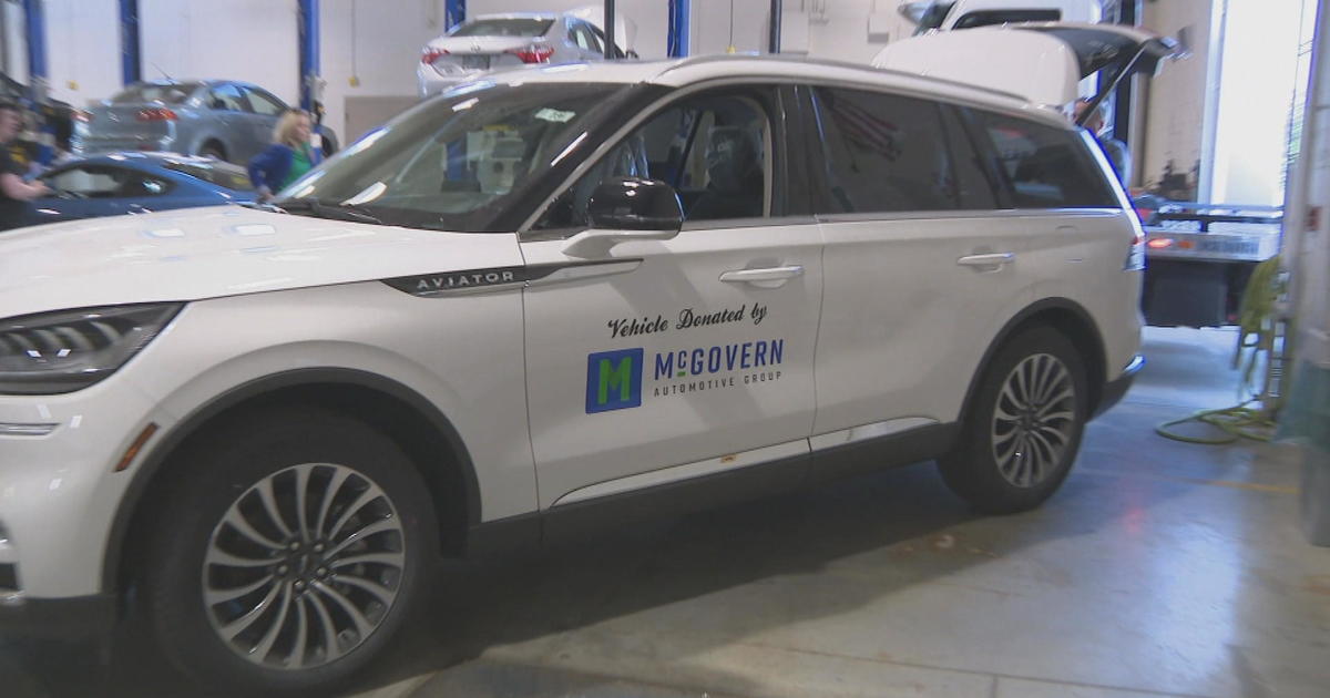 Massachusetts car dealership donates brand new car to students at New Hampshire high school