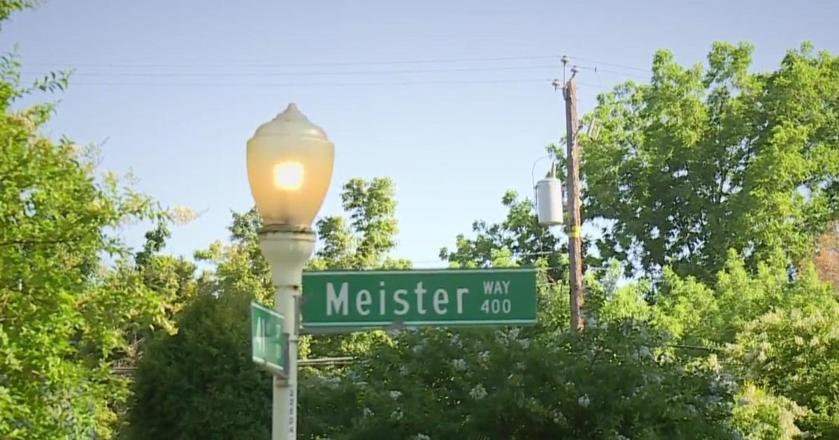 People living in East Sacramento report streetlights on 24/7