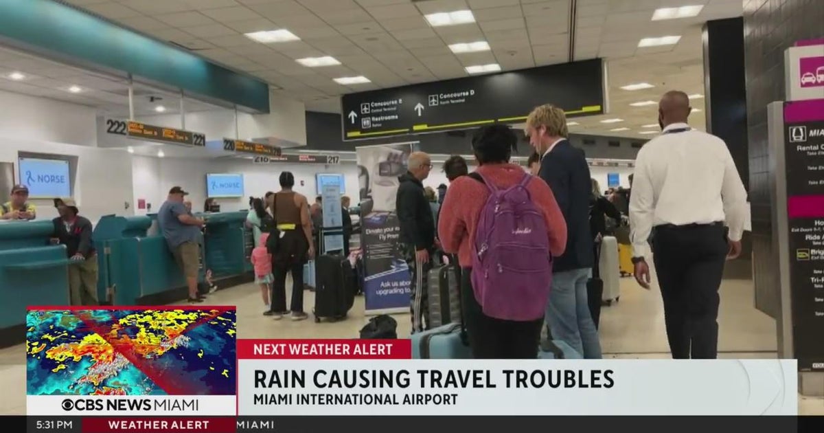 Heavy rain causing travel troubles at South Florida airports - CBS Miami