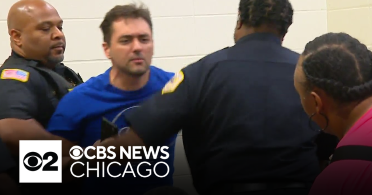 Chaotic confrontation erupts between residents, mayor in Harvey ...