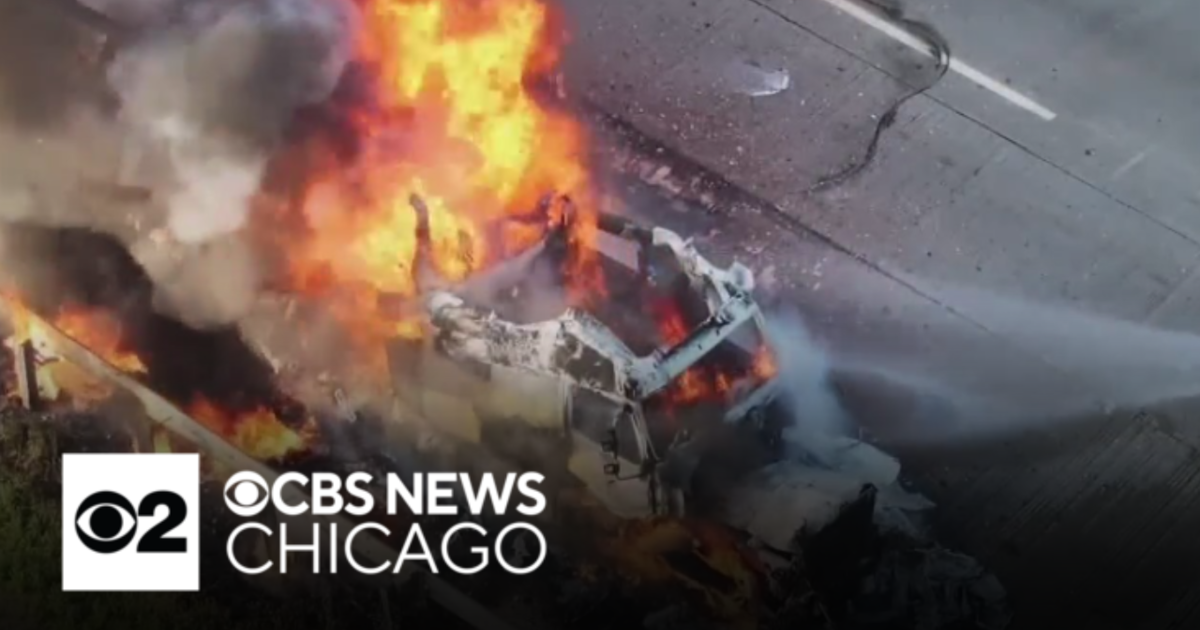 Semi-trailer truck bursts into flames on I-294 – CBS Chicago