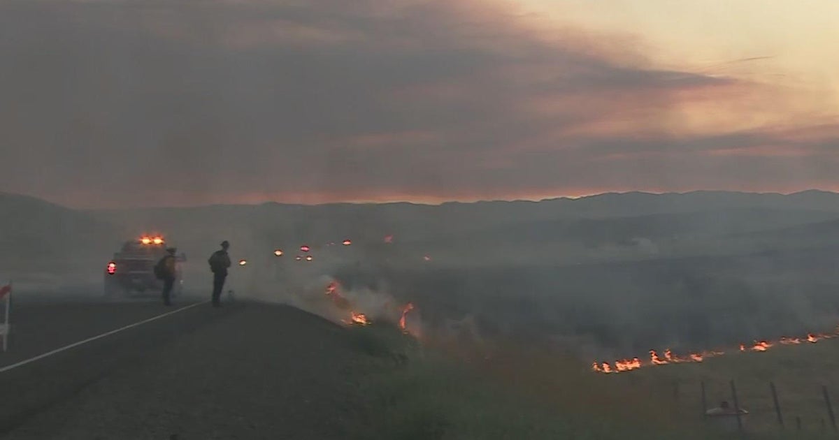 Yolo County fire forces evacuations in Zamora