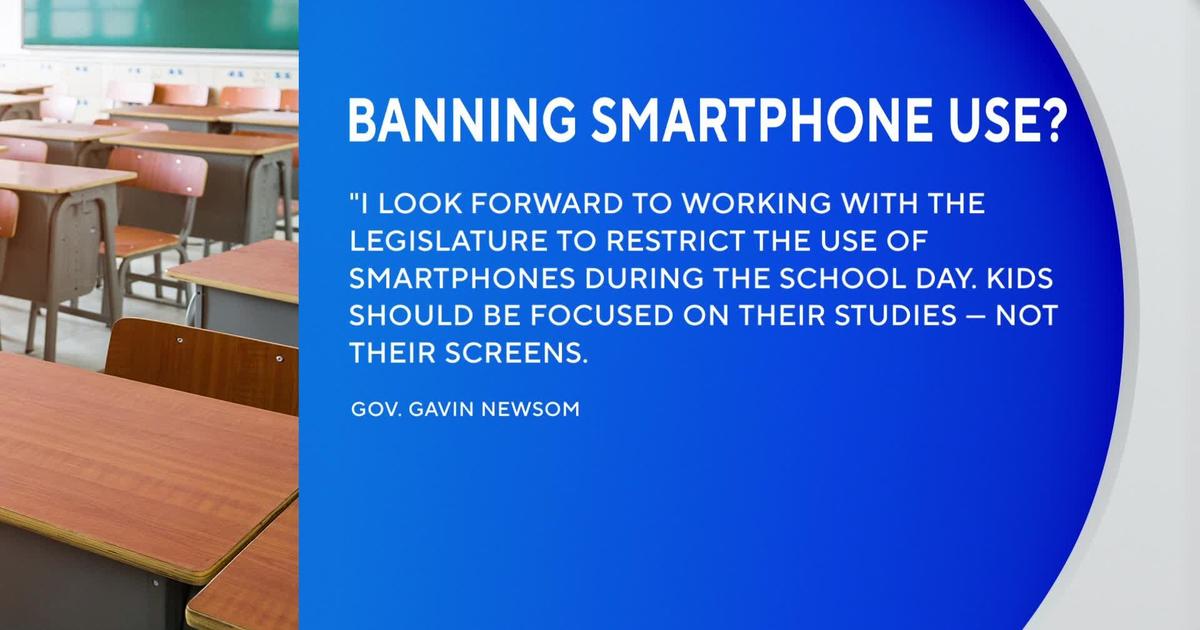 Los Angeles School Board Votes to Ban Cellphones