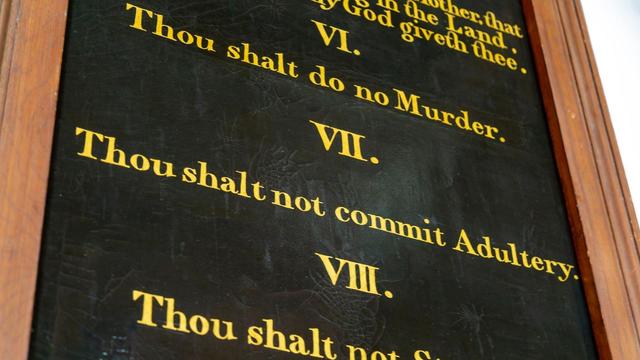 cbsn-fusion-louisiana-governor-signs-law-requiring-ten-commandments-be-displayed-in-classrooms-thumbnail.jpg 