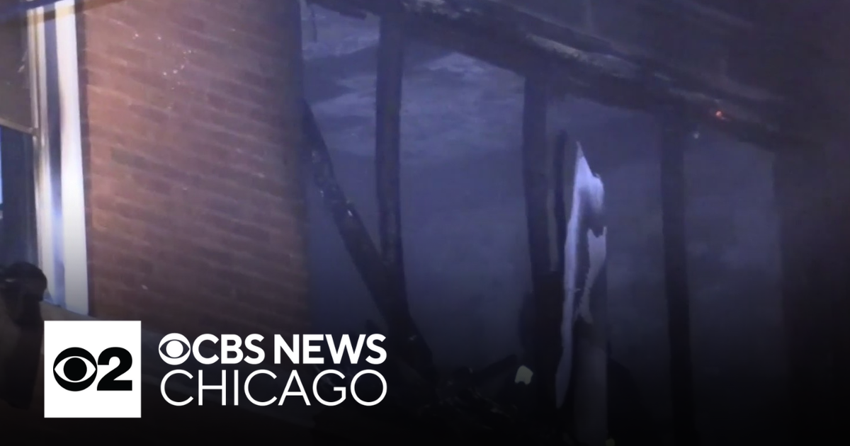 Boy, 7, dies after apartment fire in South Shore - CBS Chicago