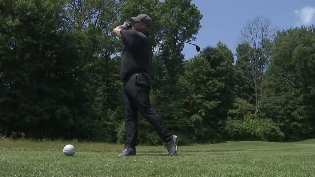 One-armed golfer in New Jersey sets an example of perseverance for his sons